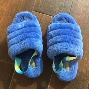 UGG slippers fluff Blue Size 5 big kids